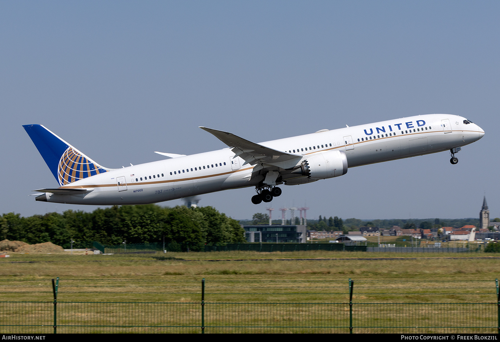 Aircraft Photo of N17002 | Boeing 787-10 Dreamliner | United Airlines | AirHistory.net #579391