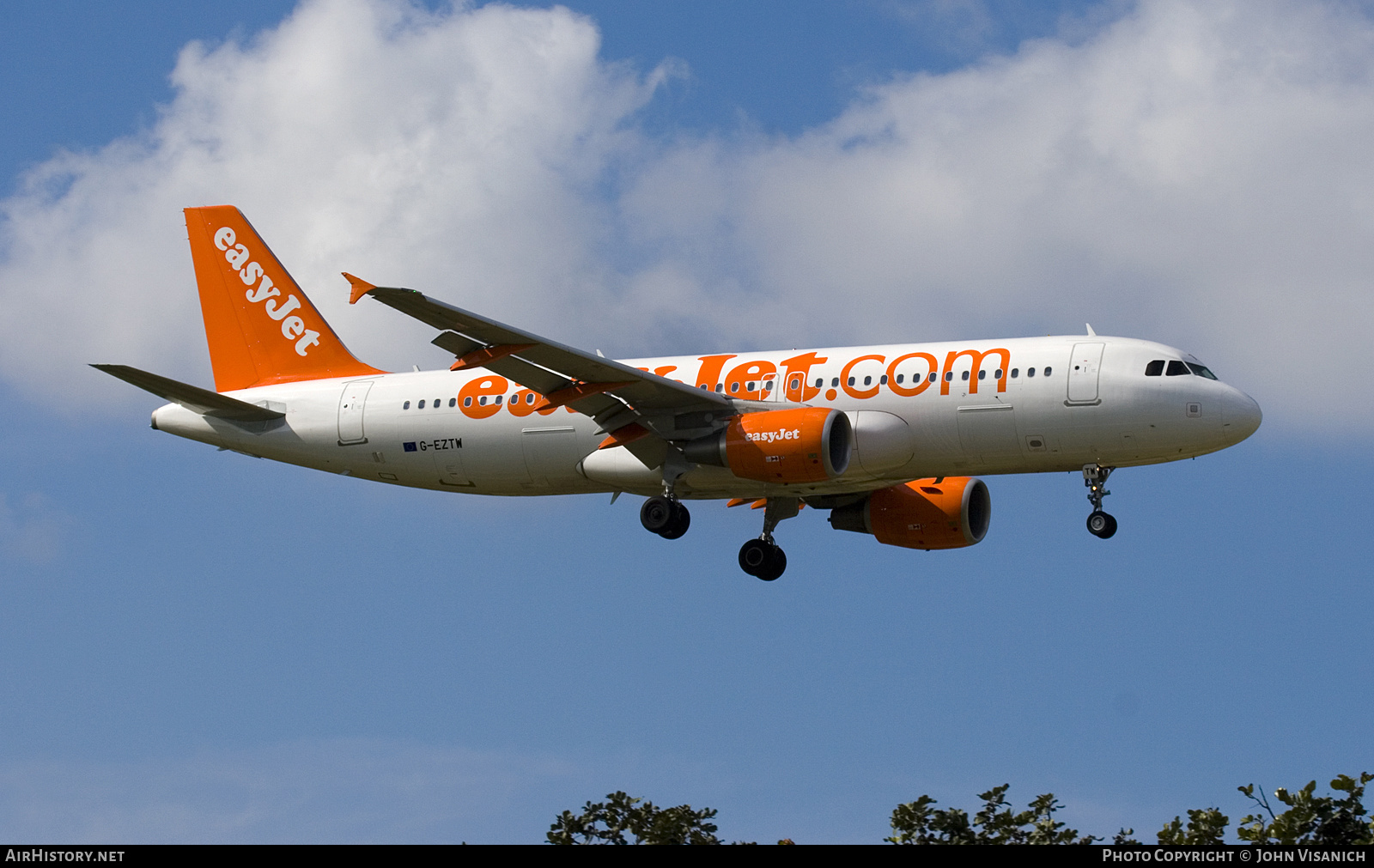 Aircraft Photo of G-EZTW | Airbus A320-214 | EasyJet | AirHistory.net #579440