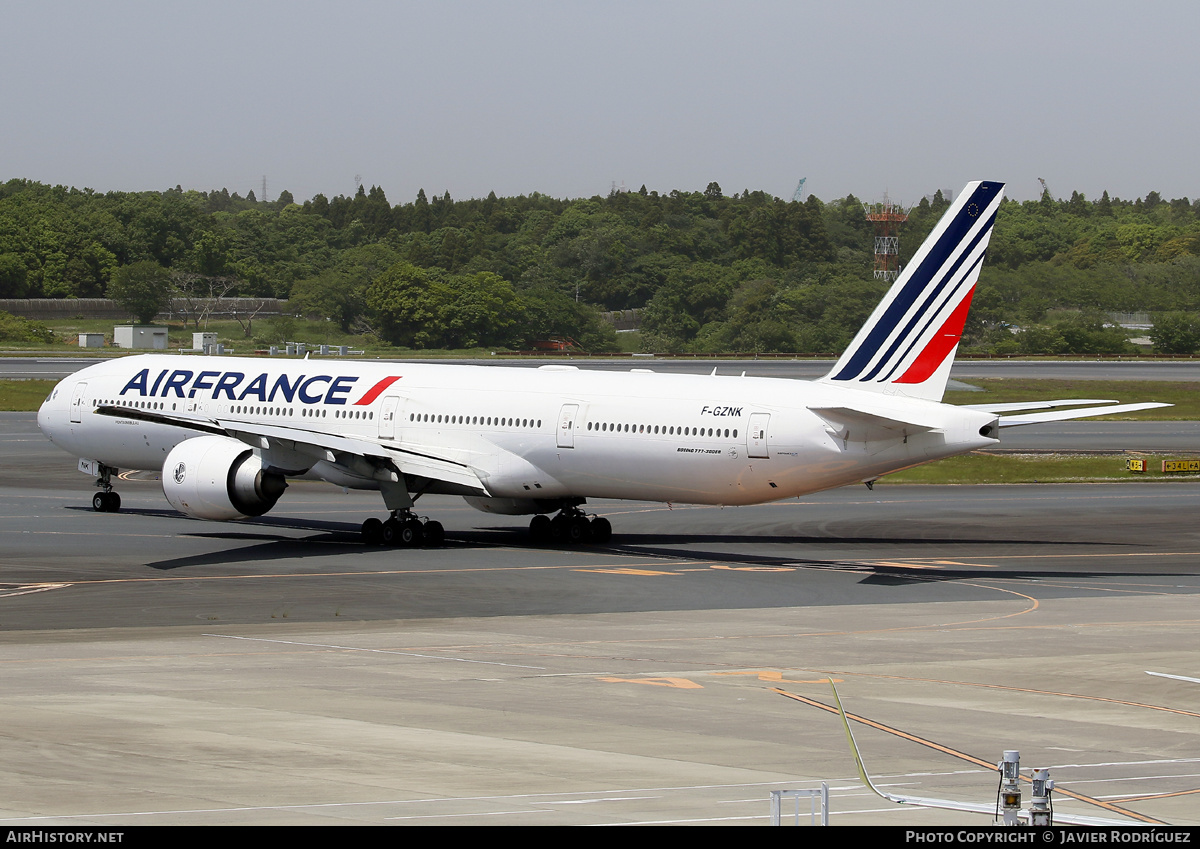 Aircraft Photo of F-GZNK | Boeing 777-328/ER | Air France | AirHistory.net #579585