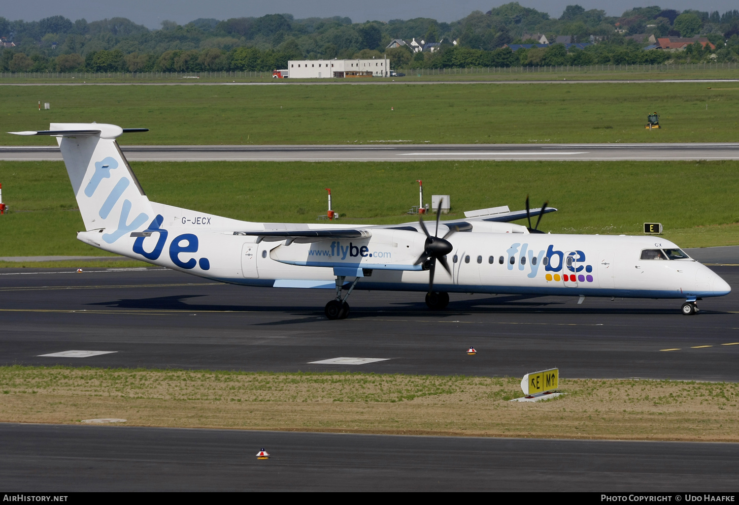 Aircraft Photo of G-JECX | Bombardier DHC-8-402 Dash 8 | Flybe | AirHistory.net #579727