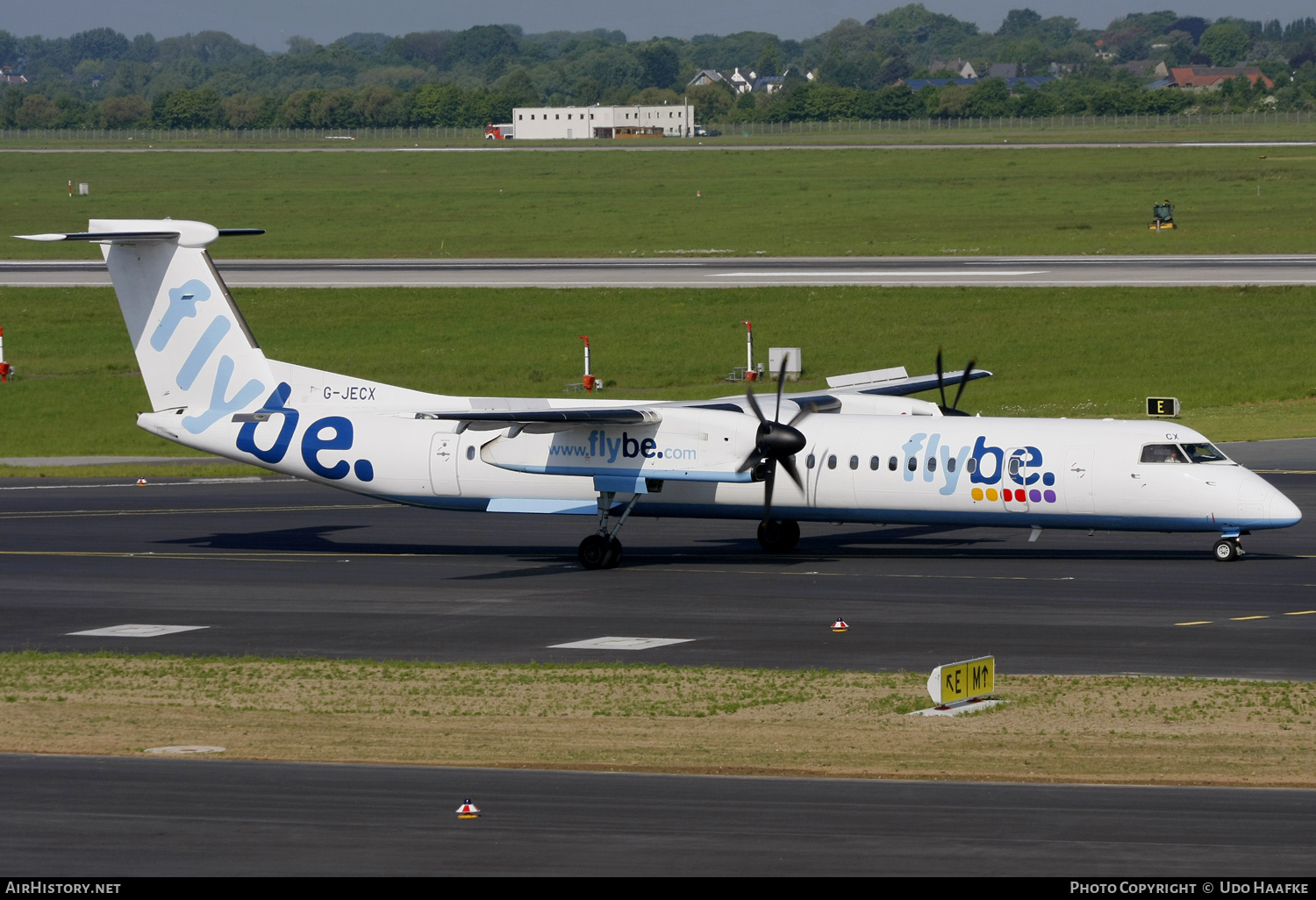 Aircraft Photo of G-JECX | Bombardier DHC-8-402 Dash 8 | Flybe | AirHistory.net #579727