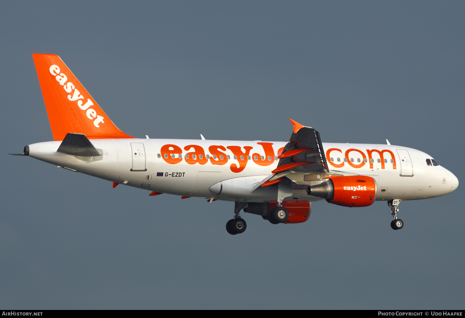 Aircraft Photo of G-EZDT | Airbus A319-111 | EasyJet | AirHistory.net #579772