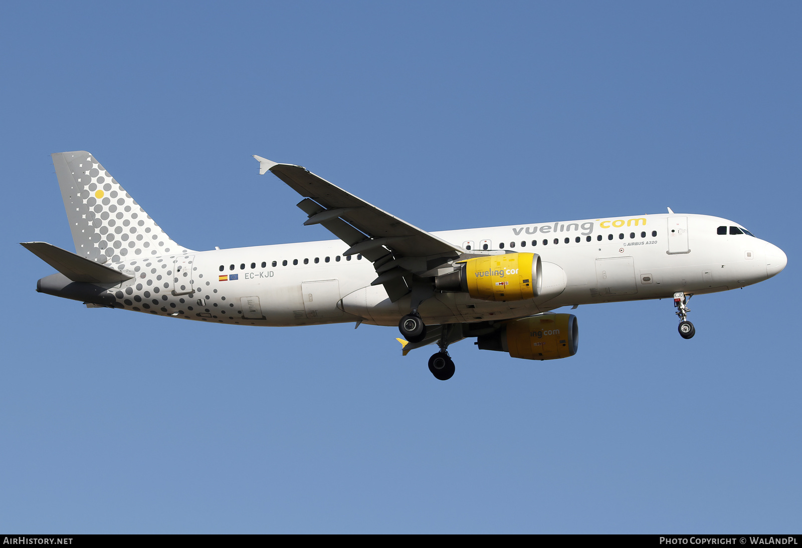 Aircraft Photo of EC-KJD | Airbus A320-216 | Vueling Airlines | AirHistory.net #579945