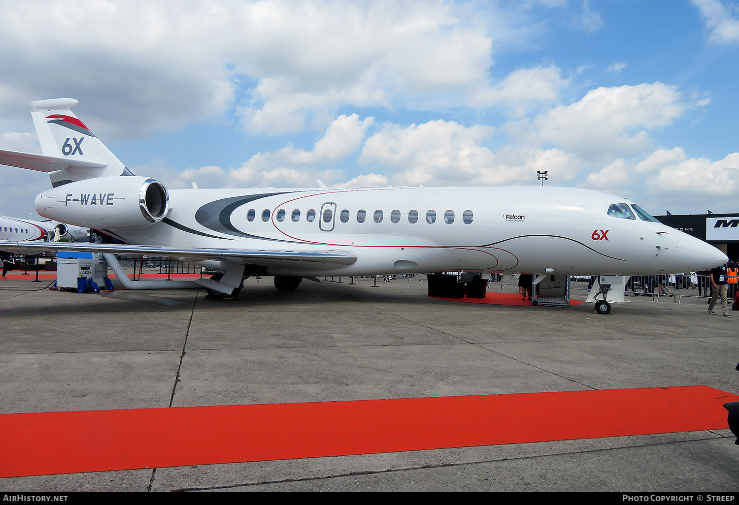 Aircraft Photo of F-WAVE | Dassault Falcon 6X | Dassault | AirHistory.net #579959