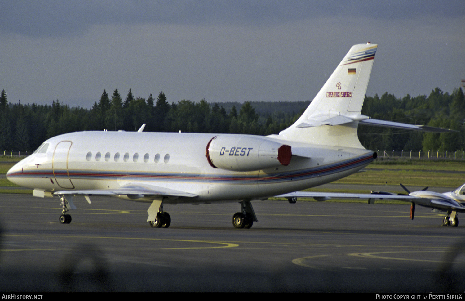 Aircraft Photo of D-BEST | Dassault Falcon 2000 | Bauhaus | AirHistory.net #580023