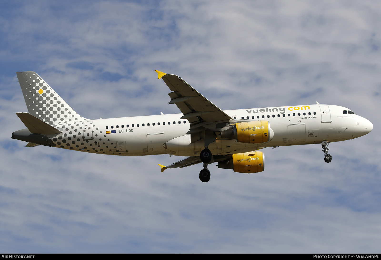 Aircraft Photo of EC-LOC | Airbus A320-214 | Vueling Airlines | AirHistory.net #580083