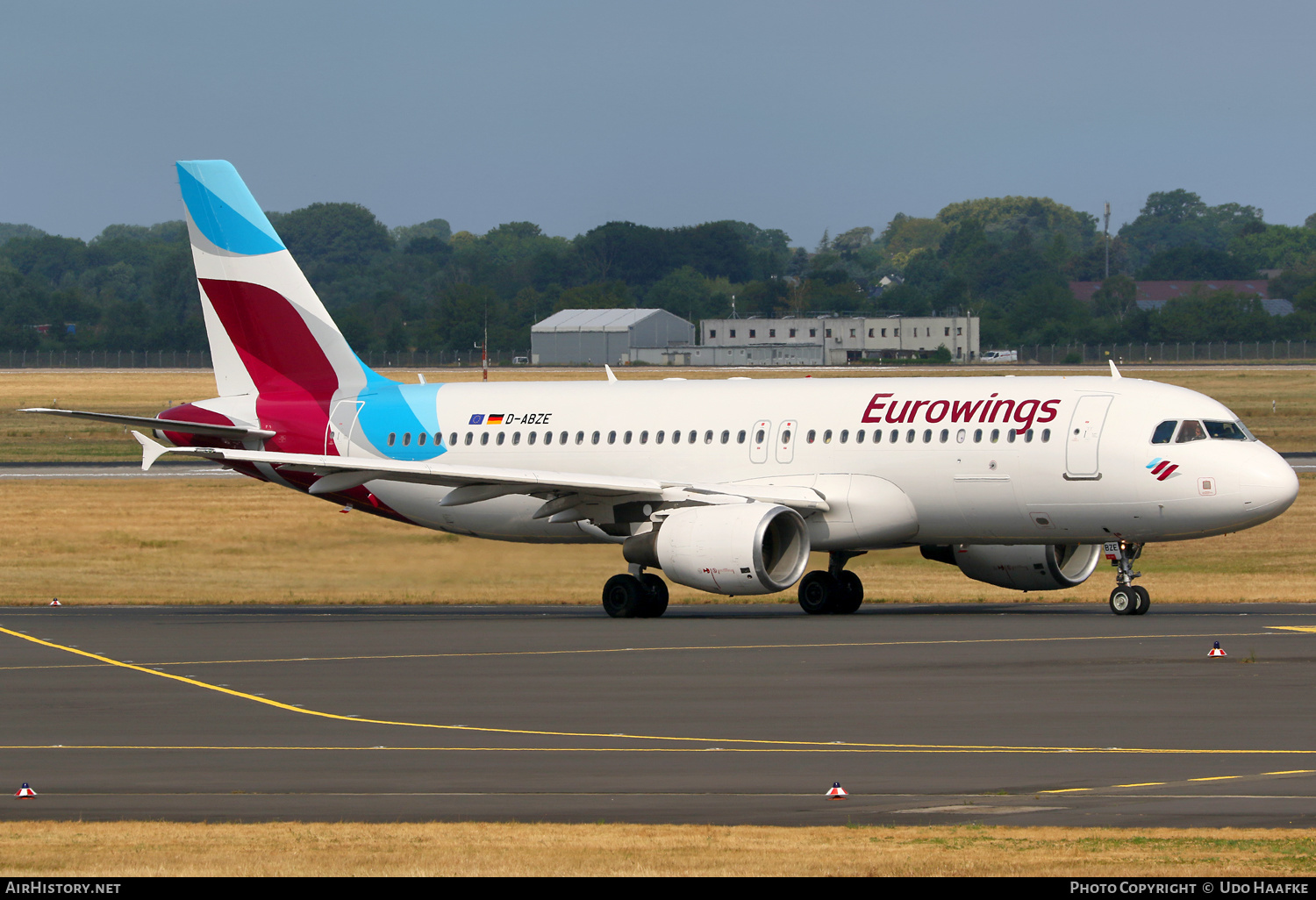 Aircraft Photo of D-ABZE | Airbus A320-216 | Eurowings | AirHistory.net #580168
