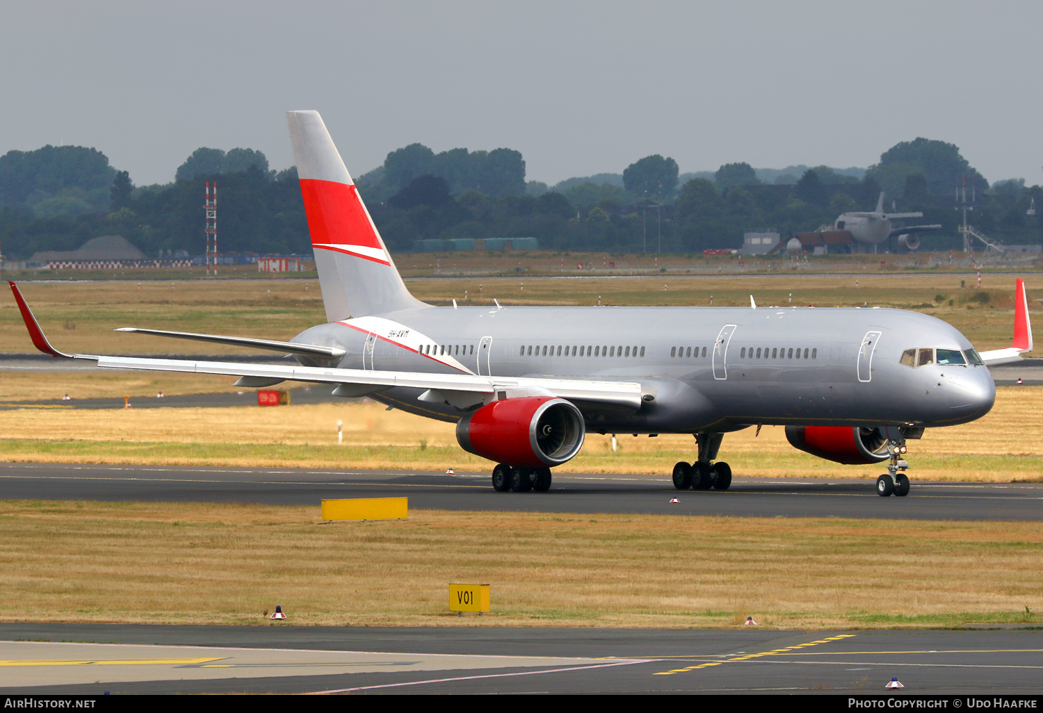 Aircraft Photo of 9H-AVM | Boeing 757-23A | AirHistory.net #580215