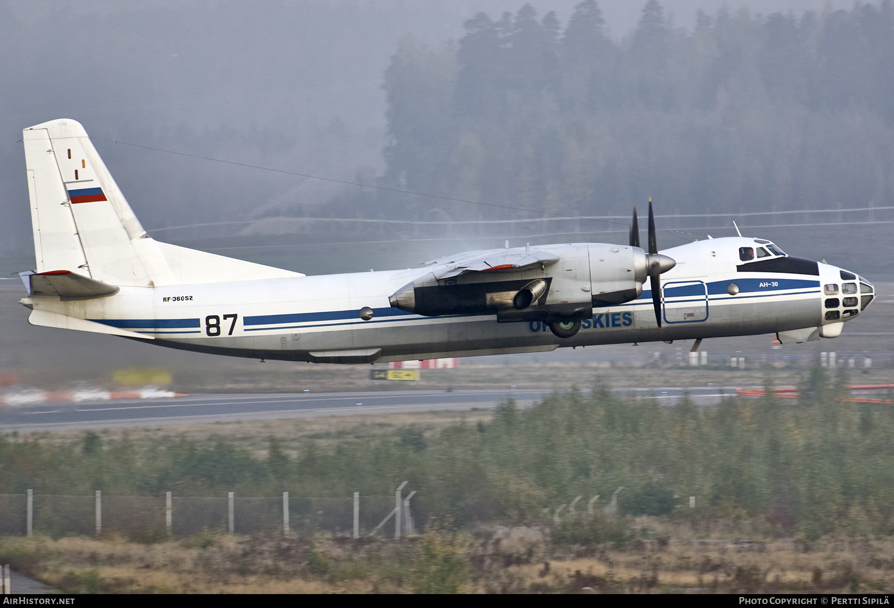 Aircraft Photo of RF-36052 | Antonov An-30B | Russia - Air Force | AirHistory.net #580235