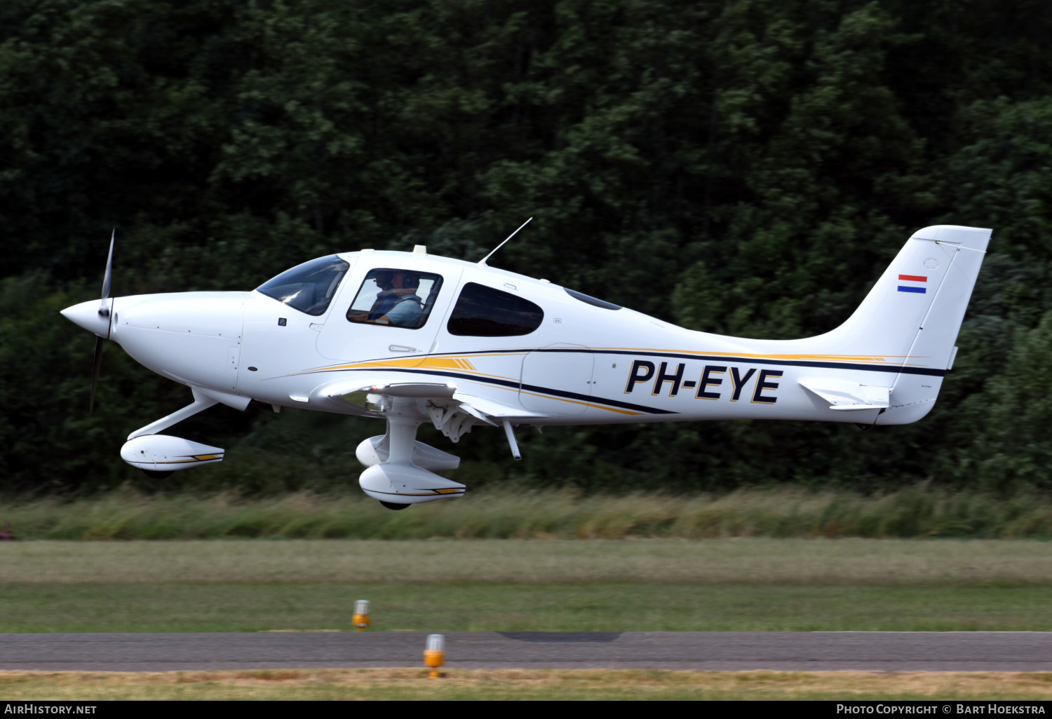 Aircraft Photo of PH-EYE | Cirrus SR-20 G6-TRAC | AirHistory.net #580245