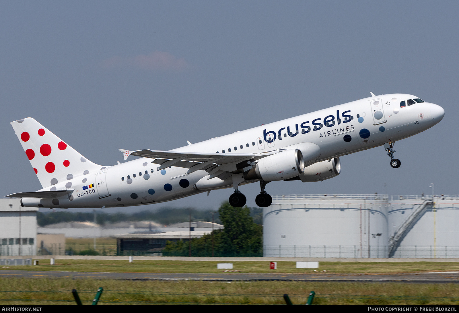 Aircraft Photo of OO-TCQ | Airbus A320-214 | Brussels Airlines | AirHistory.net #580298