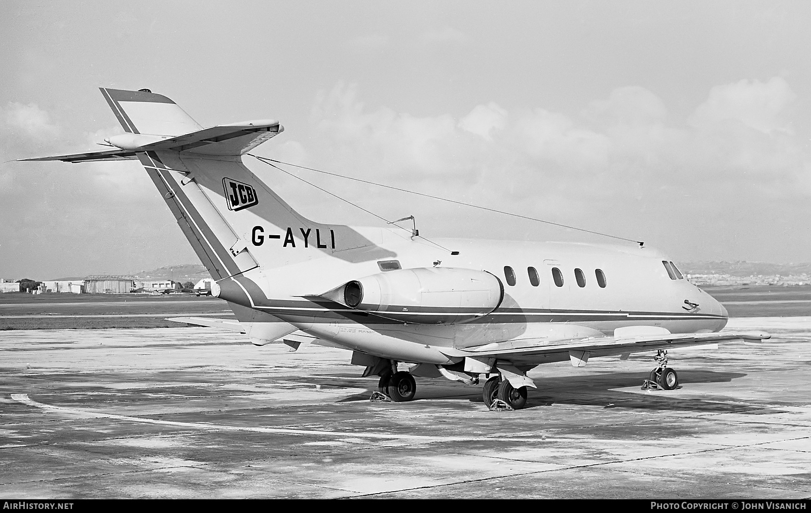 Aircraft Photo of G-AYLI | Hawker Siddeley HS-125-400B | JCB - J.C. Bamford Excavators | AirHistory.net #580340