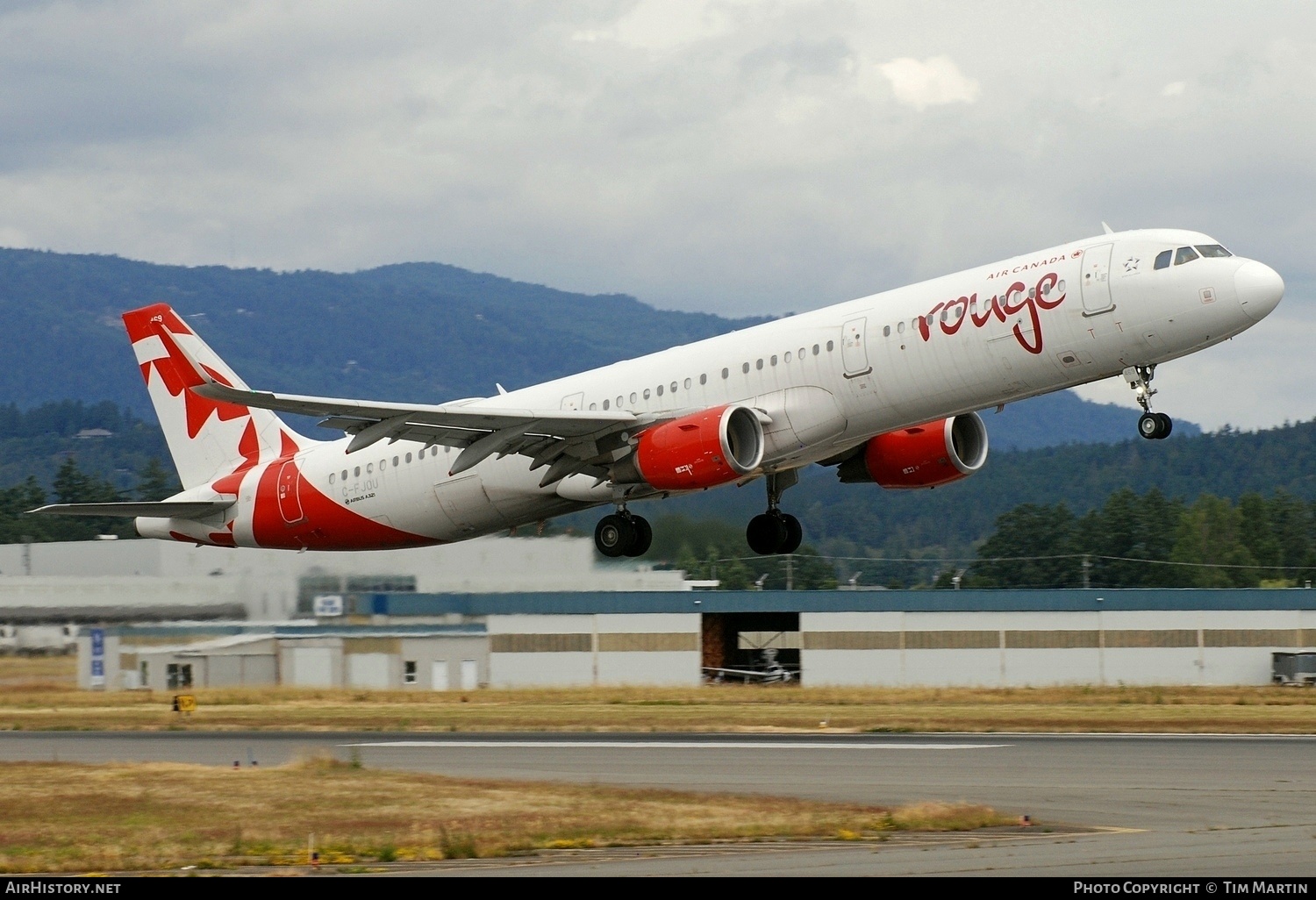 Aircraft Photo of C-FJOU | Airbus A321-211 | Air Canada Rouge | AirHistory.net #580348