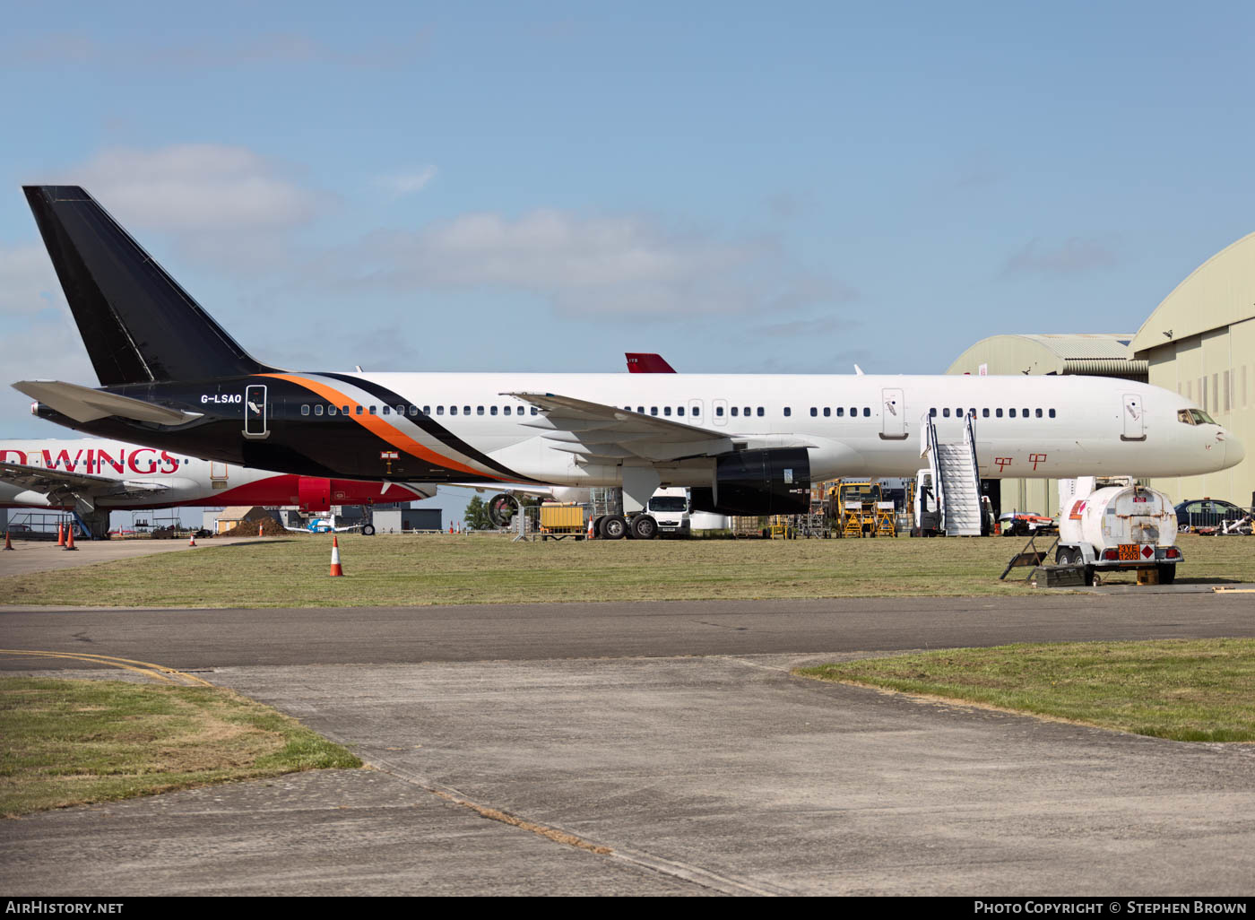 Aircraft Photo of G-LSAO | Boeing 757-256 | AirHistory.net #580360