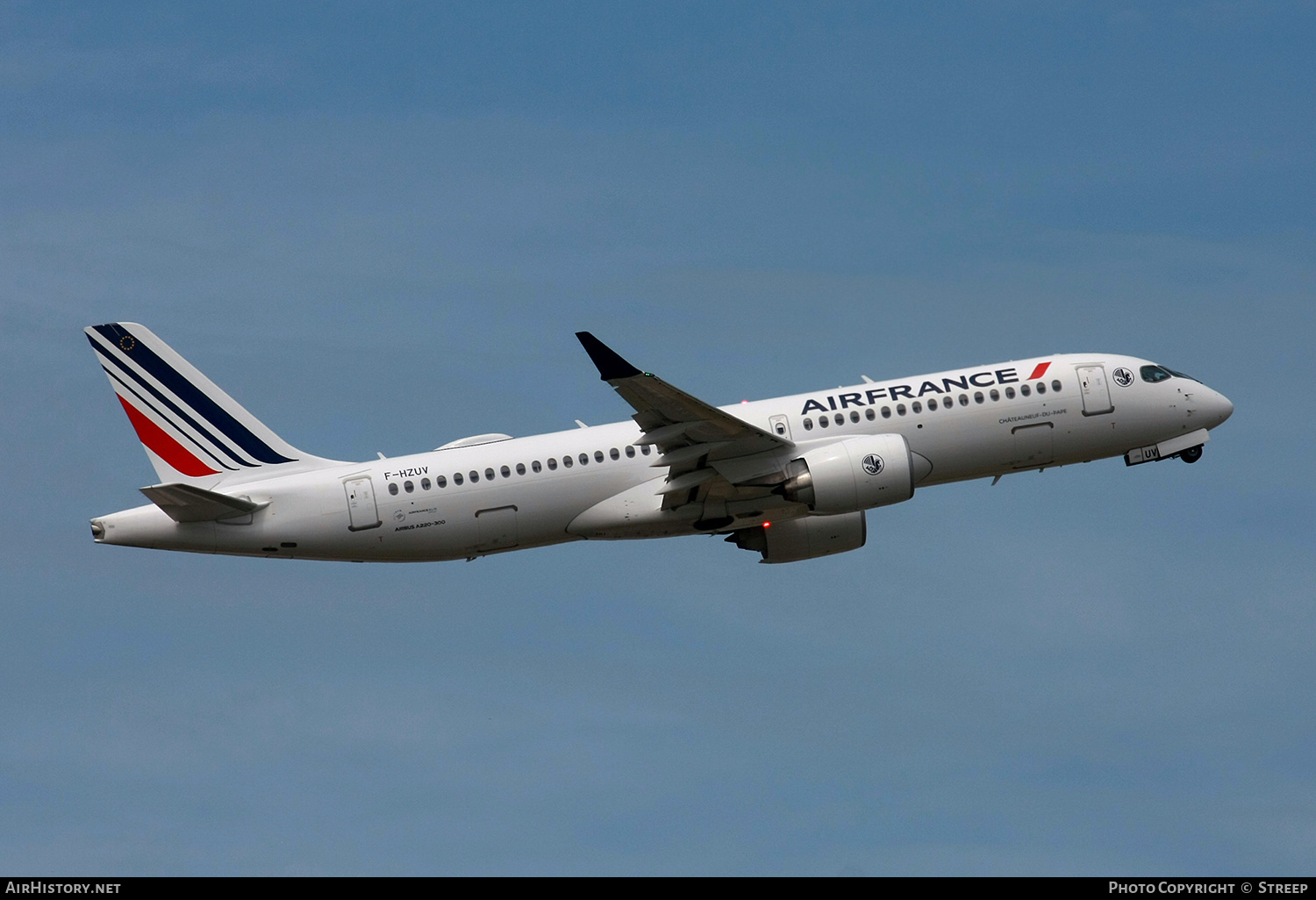 Aircraft Photo of F-HZUV | Airbus A220-371 (BD-500-1A11) | Air France | AirHistory.net #580368