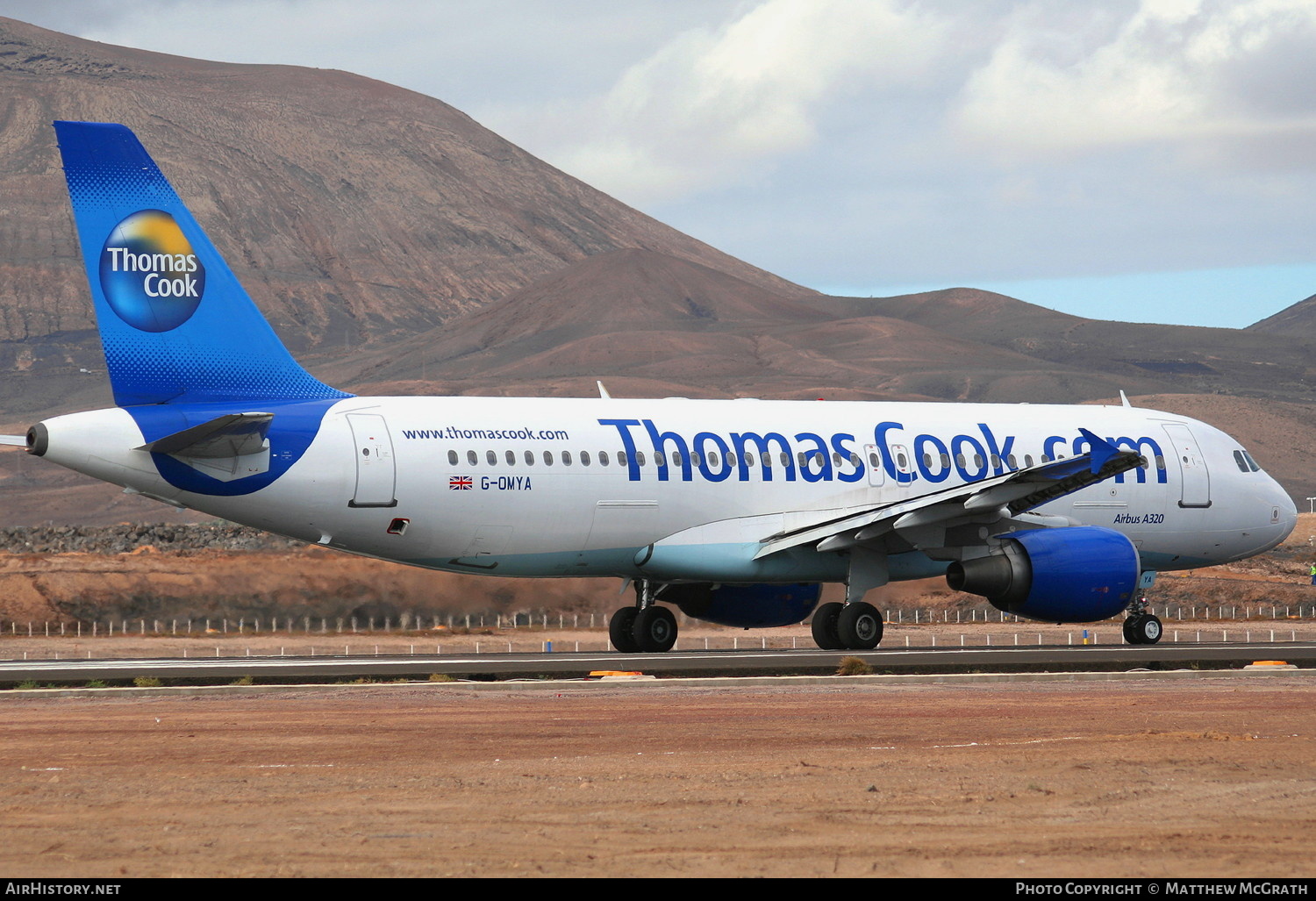 Aircraft Photo of G-OMYA | Airbus A320-214 | Thomas Cook Airlines | AirHistory.net #580408
