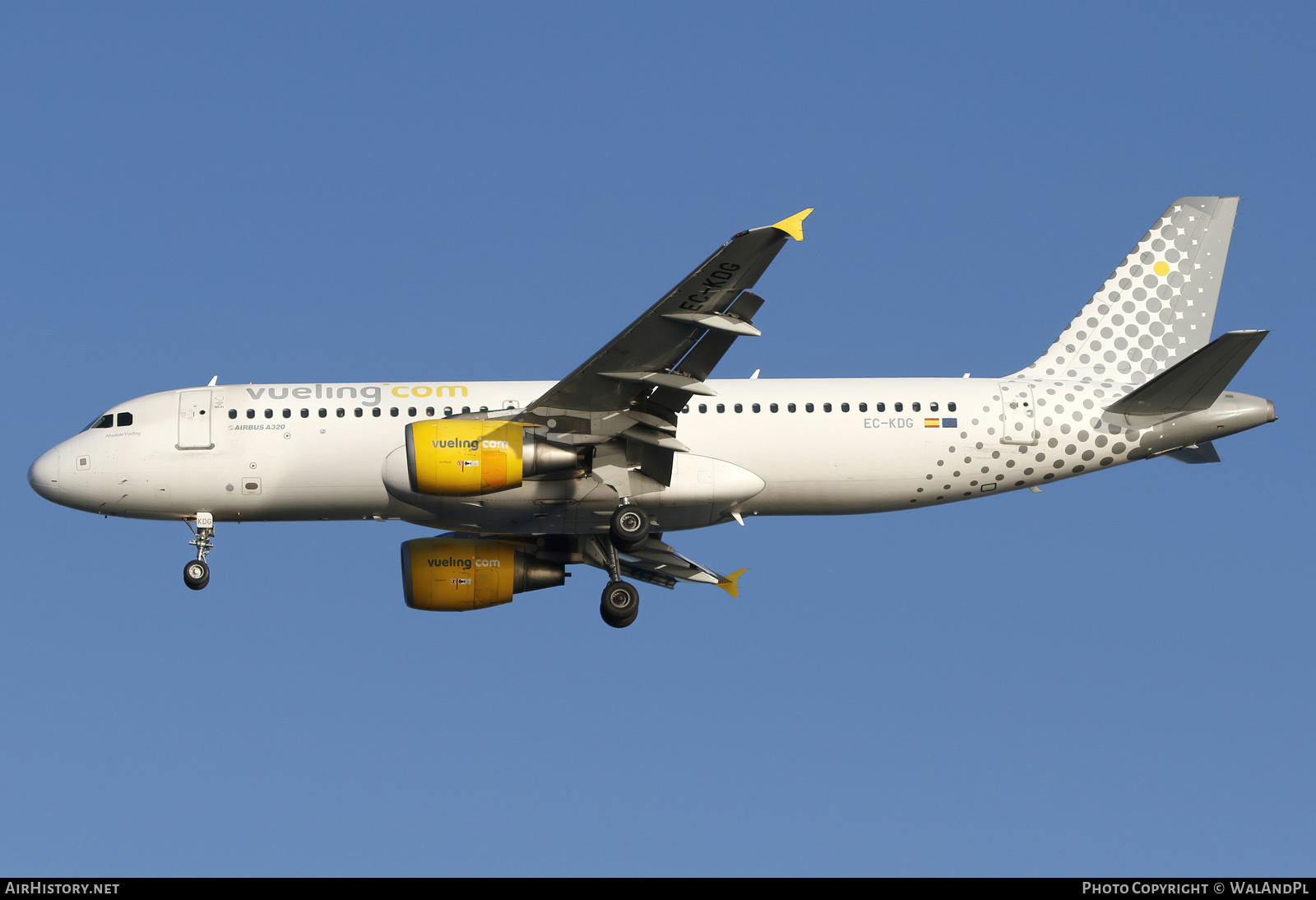 Aircraft Photo of EC-KDG | Airbus A320-214 | Vueling Airlines | AirHistory.net #580475