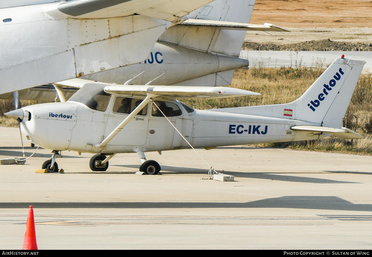 Aircraft Photo of EC-IKJ | Cessna 172S Skyhawk | Ibertour | AirHistory.net #580581