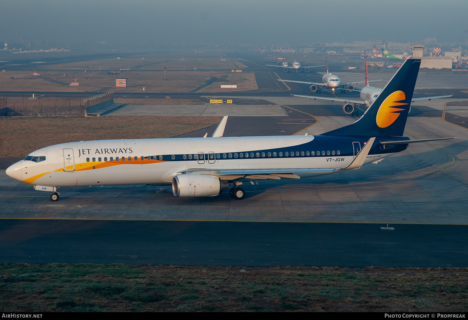 Aircraft Photo of VT-JGW | Boeing 737-85R | Jet Airways | AirHistory.net #580647