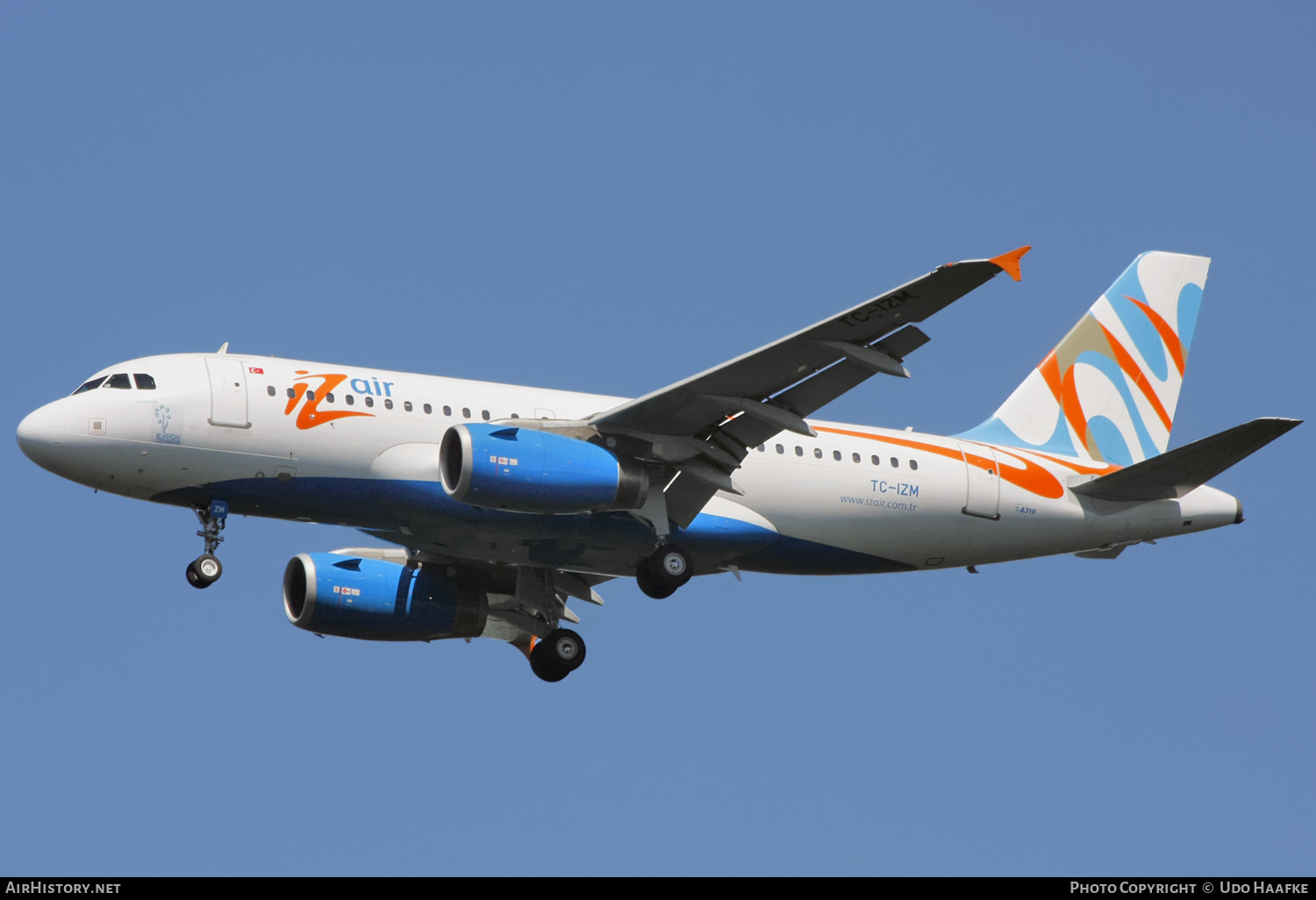 Aircraft Photo of TC-IZM | Airbus A319-132 | IZAir - Izmir Hava Yollari | AirHistory.net #580841
