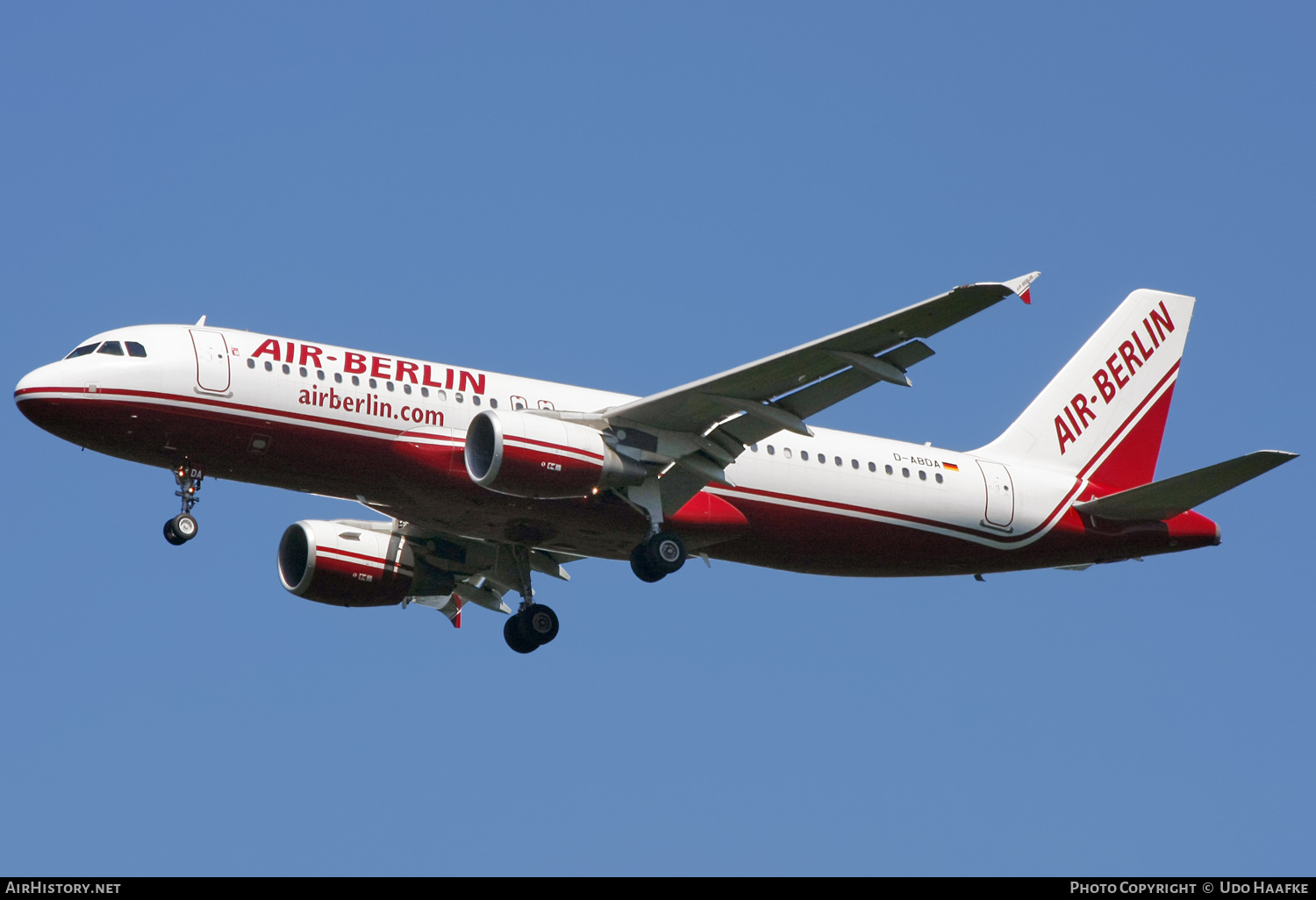 Aircraft Photo of D-ABDA | Airbus A320-214 | Air Berlin | AirHistory.net #580848