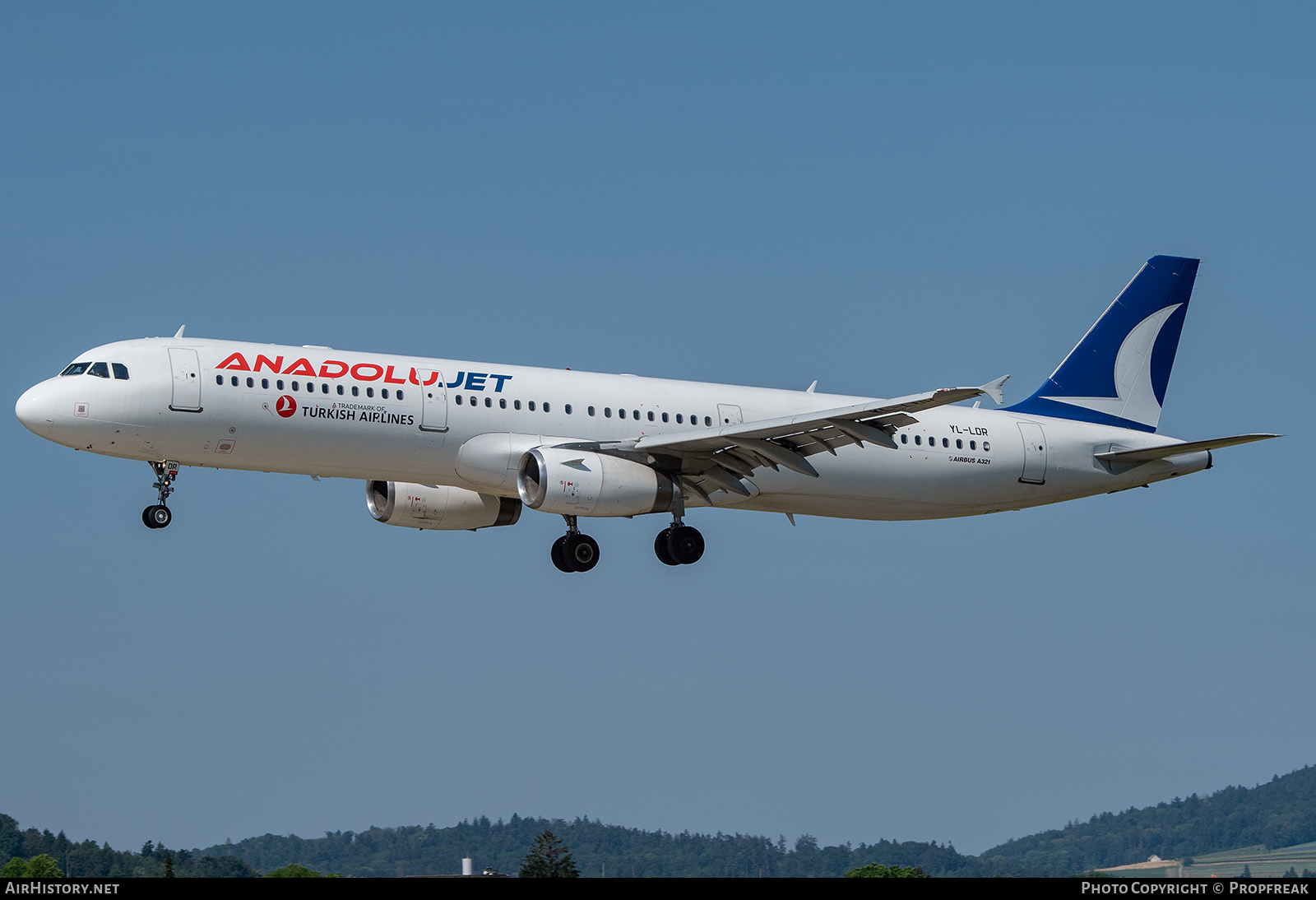 Aircraft Photo of YL-LDR | Airbus A321-231 | AnadoluJet | AirHistory.net #580874