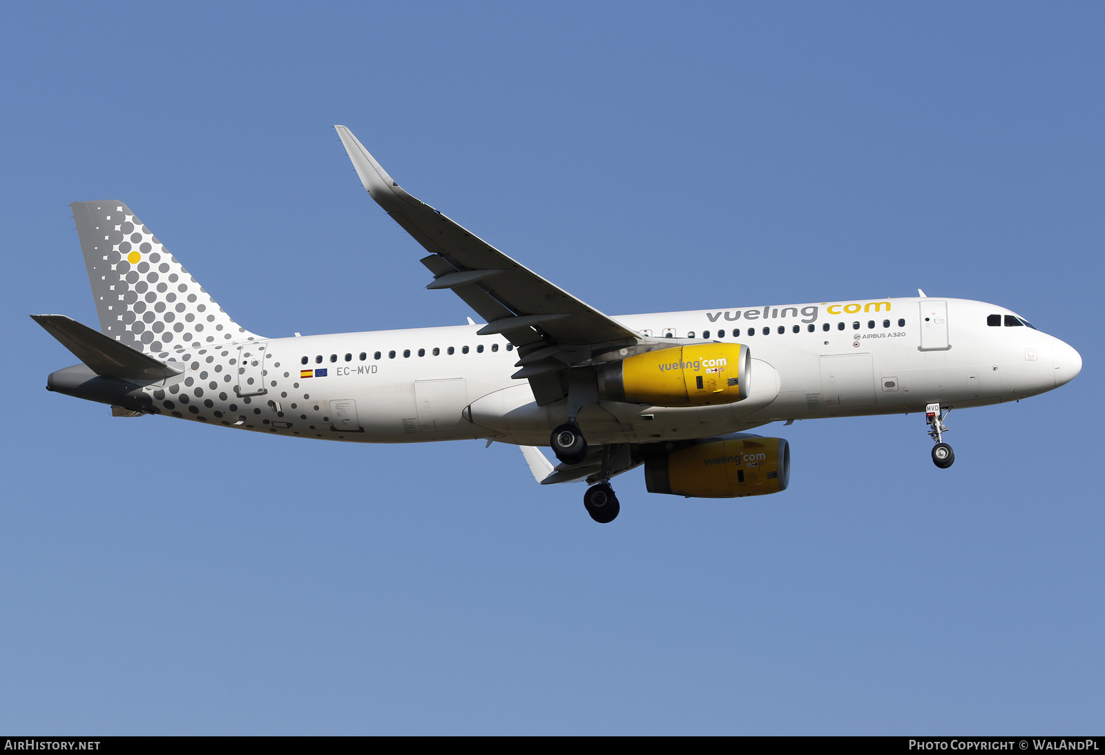 Aircraft Photo of EC-MVD | Airbus A320-232 | Vueling Airlines | AirHistory.net #580885