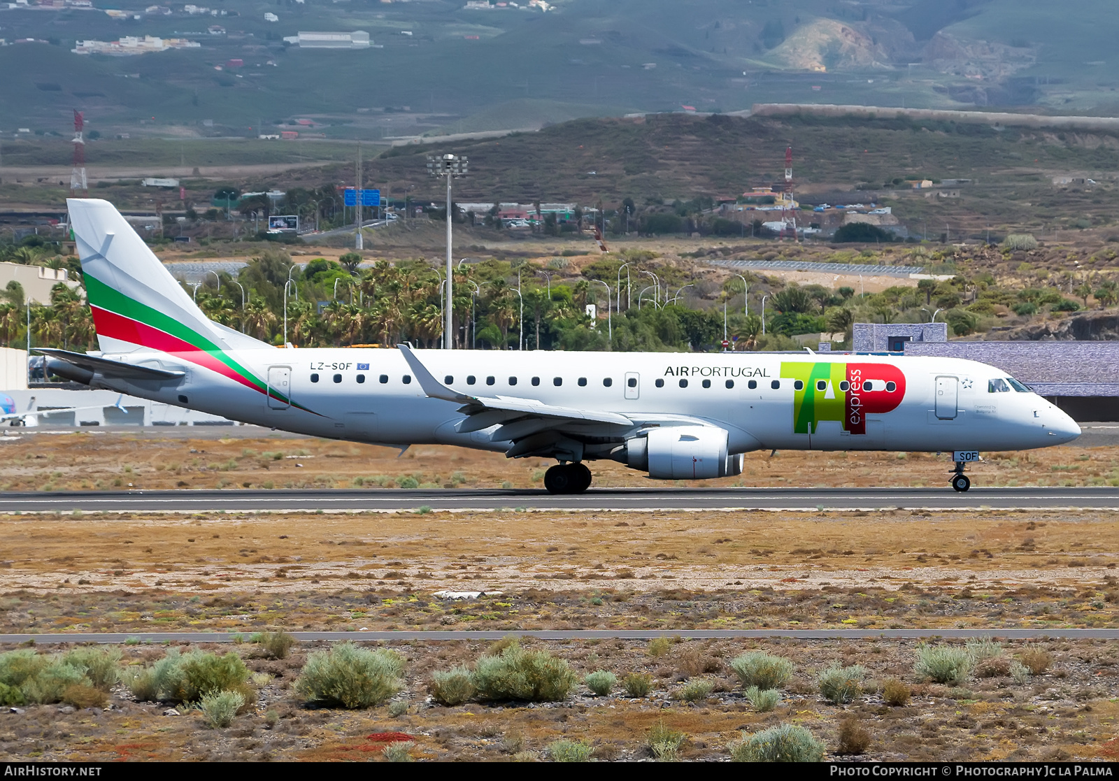 Aircraft Photo of LZ-SOF | Embraer 190STD (ERJ-190-100STD) | TAP Air Portugal Express | AirHistory.net #580899