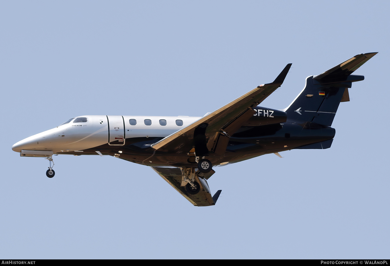 Aircraft Photo of D-CFHZ | Embraer EMB-505 Phenom 300 | AirHistory.net #580915