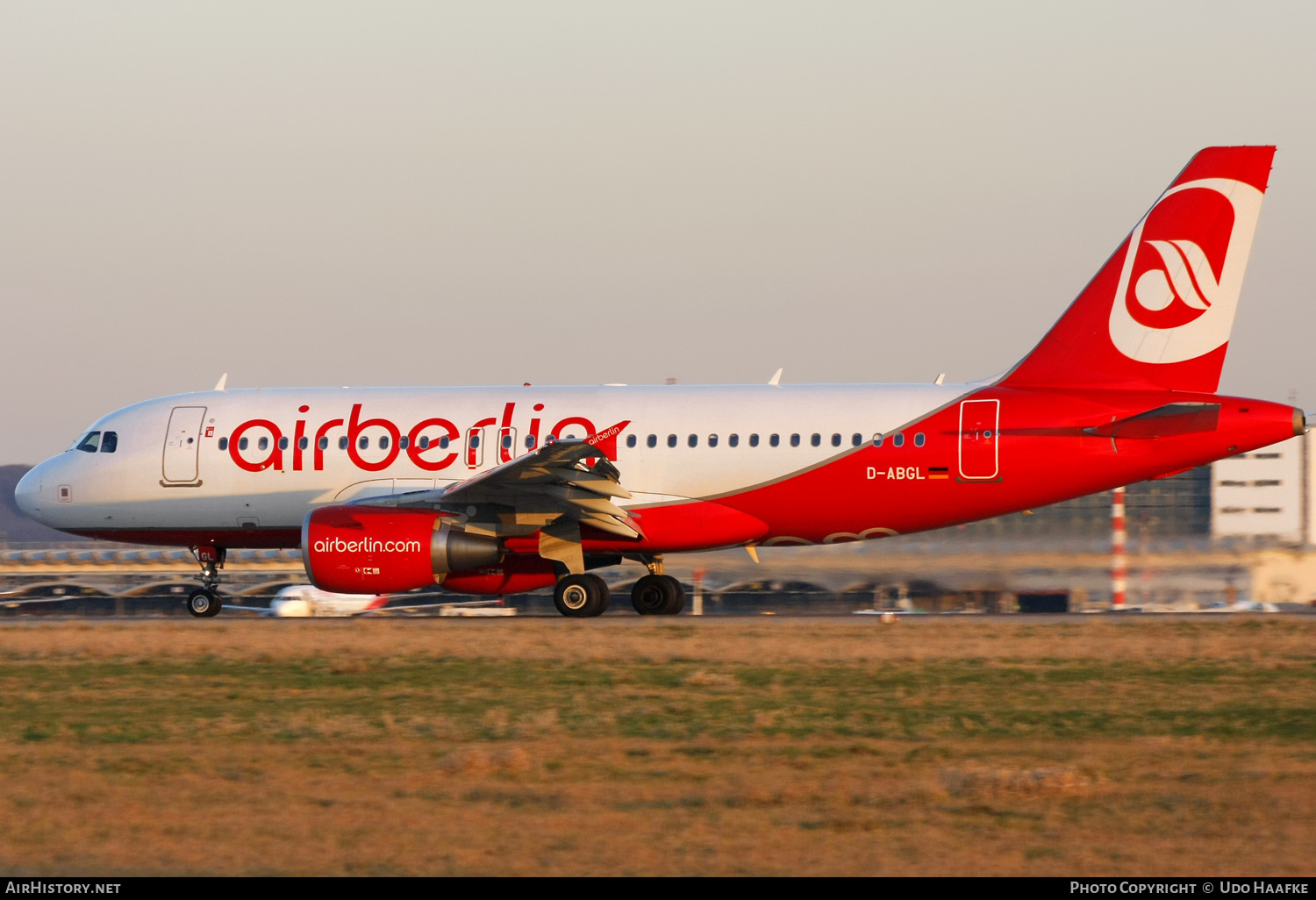 Aircraft Photo of D-ABGL | Airbus A319-112 | Air Berlin | AirHistory.net #581122