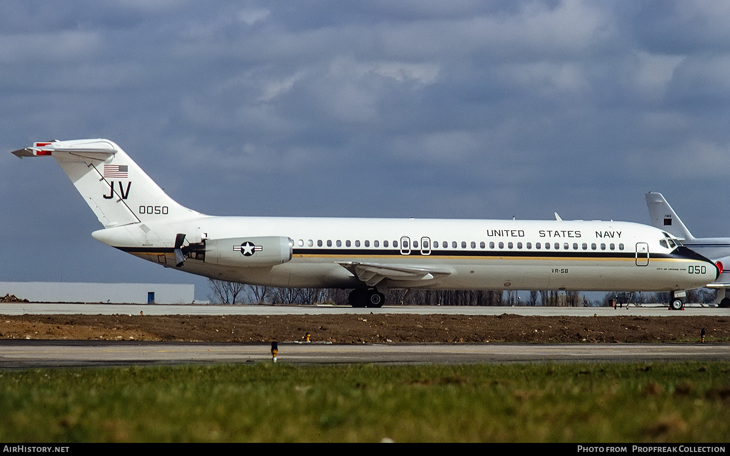Aircraft Photo of 160050 / 0050 | McDonnell Douglas C-9B Skytrain II (DC-9-32CF) | USA - Navy | AirHistory.net #581178