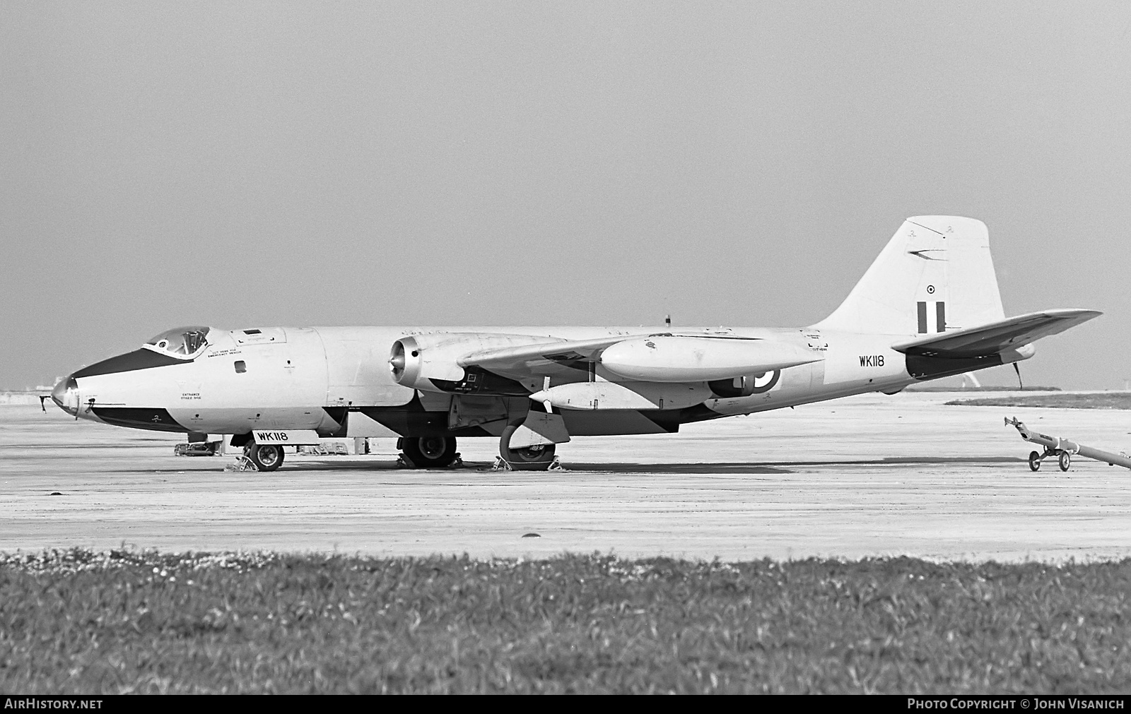 Aircraft Photo of WK118 | English Electric Canberra TT18 | UK - Air Force | AirHistory.net #581357