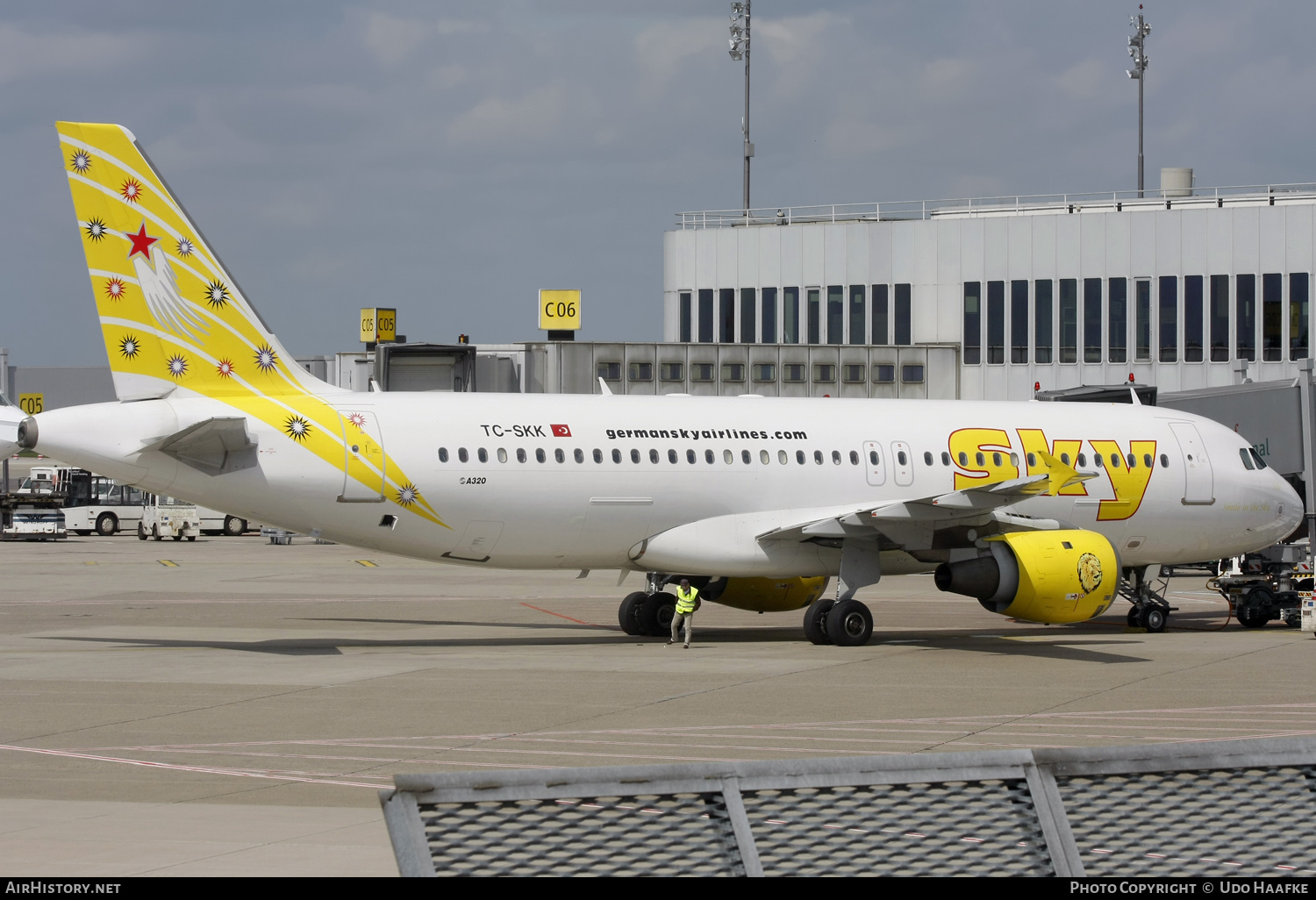 Aircraft Photo of TC-SKK | Airbus A320-211 | Sky Airlines | AirHistory.net #581404