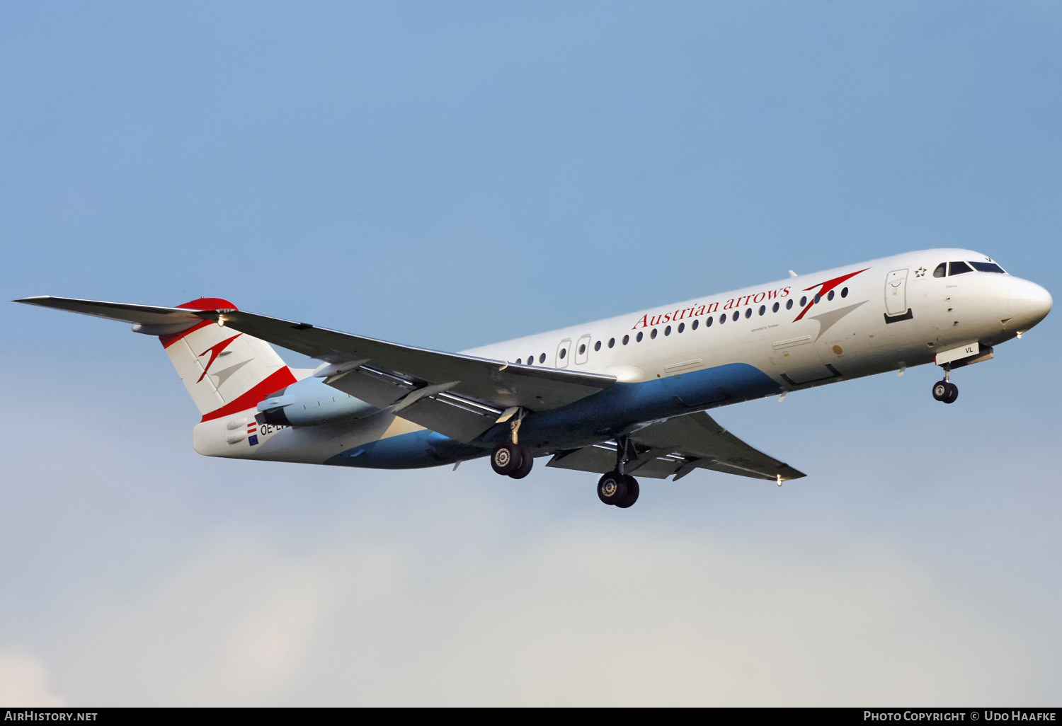 Aircraft Photo of OE-LVL | Fokker 100 (F28-0100) | Austrian Arrows | AirHistory.net #581408