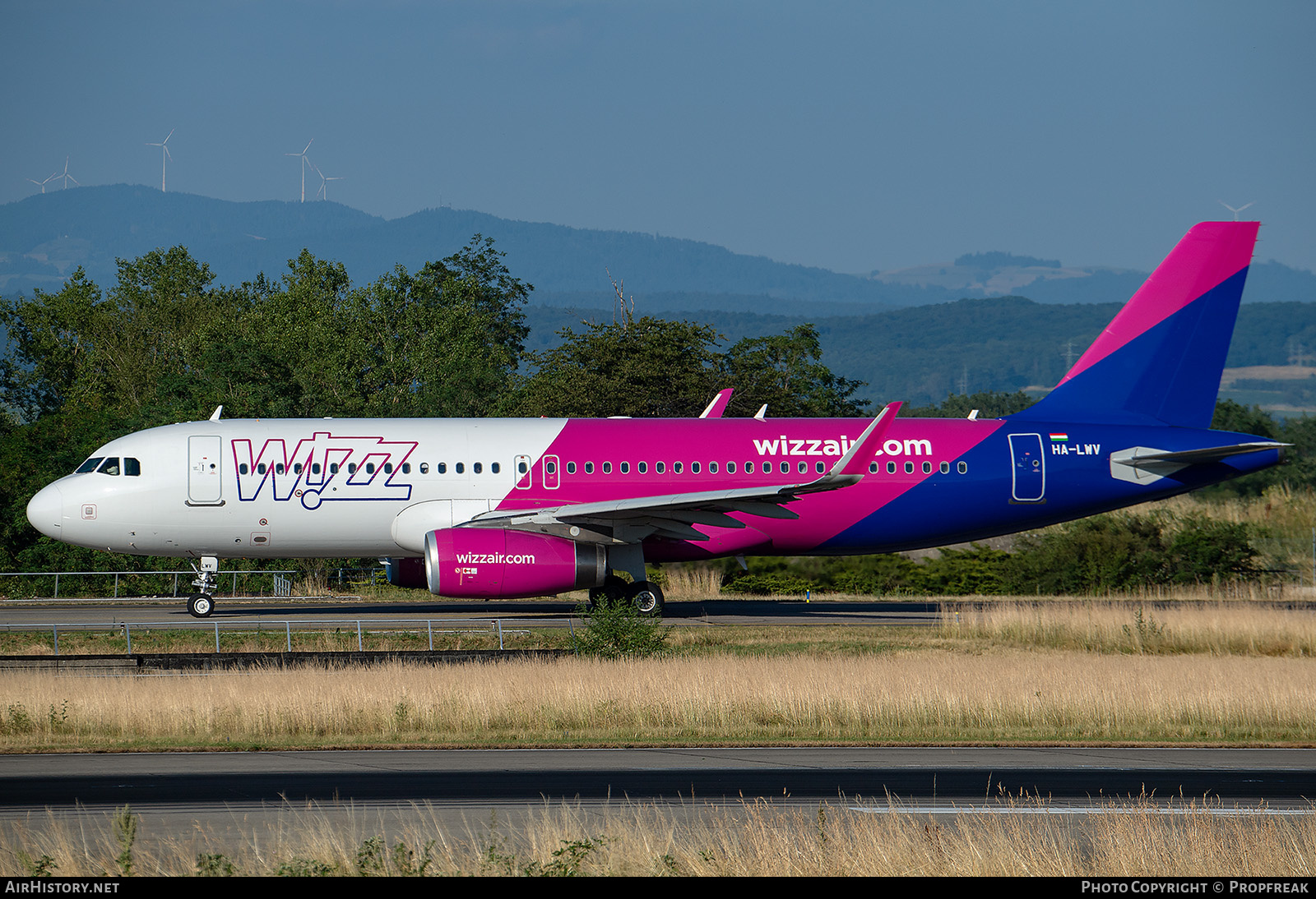 Aircraft Photo of HA-LWV | Airbus A320-232 | Wizz Air | AirHistory.net #581580