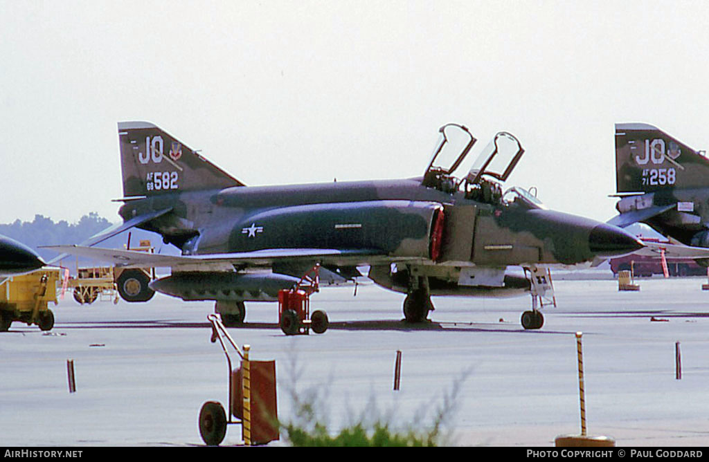 Aircraft Photo of 68-0582 / AF68-582 | McDonnell Douglas RF-4C Phantom II | USA - Air Force | AirHistory.net #581791