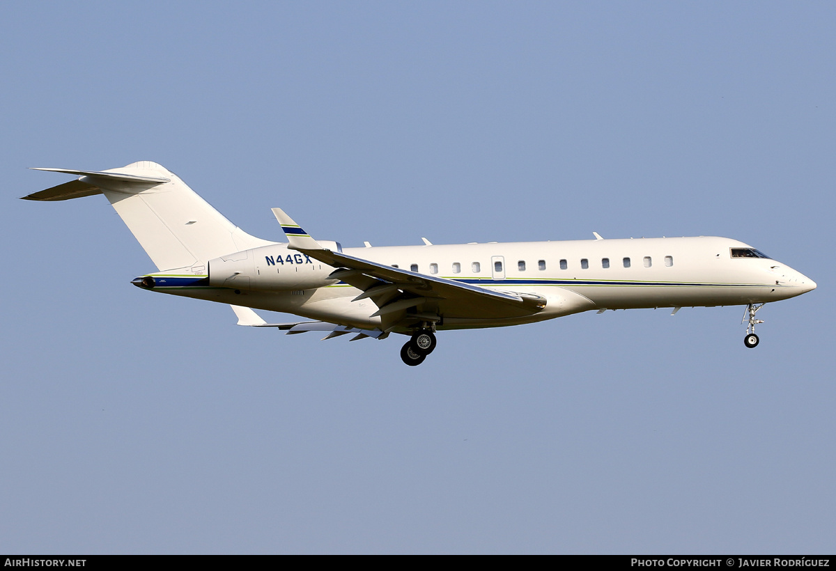 Aircraft Photo of N44GX | Bombardier Global Express (BD-700-1A10) | AirHistory.net #581831