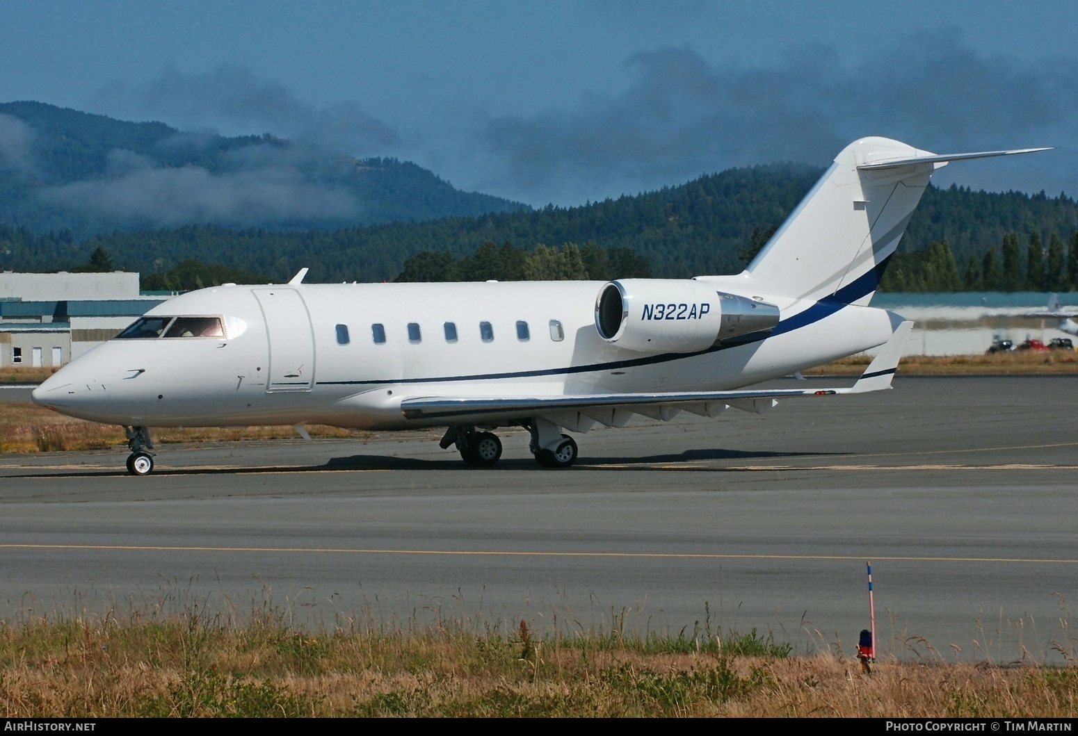 Aircraft Photo of N322AP | Bombardier Challenger 605 (CL-600-2B16) | AirHistory.net #581868