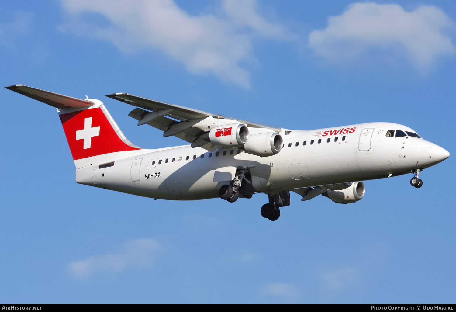 Aircraft Photo of HB-IXX | British Aerospace Avro 146-RJ100 | Swiss International Air Lines | AirHistory.net #581894
