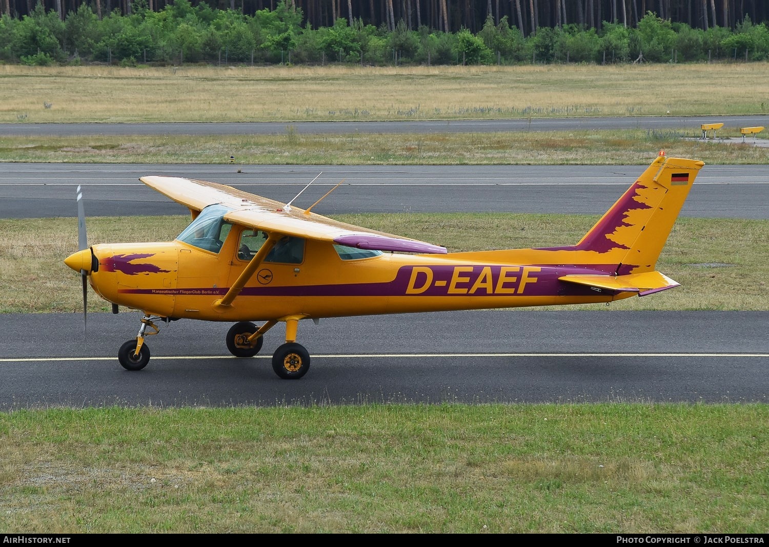 Aircraft Photo of D-EAEF | Cessna 152 | Hanseatischer Fliegerclub Berlin | AirHistory.net #581936