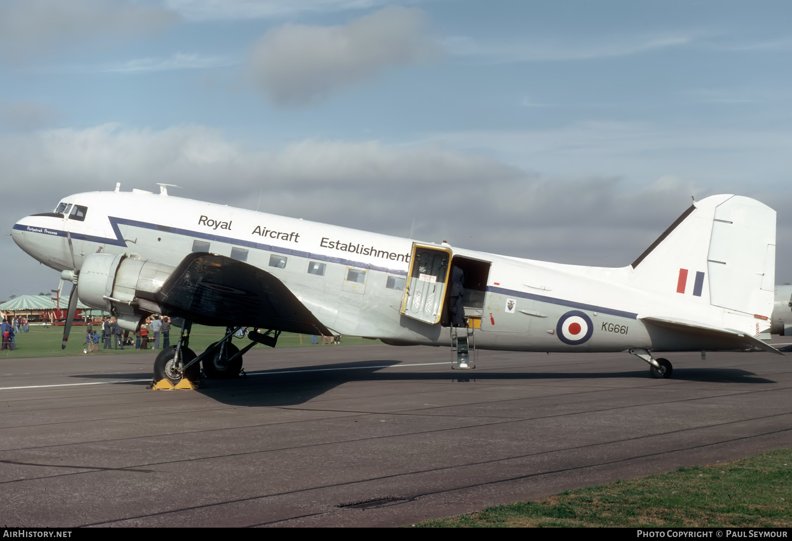 Aircraft Photo of KG661 | Douglas C-47A Dakota Mk.3 | UK - Air Force | AirHistory.net #581958