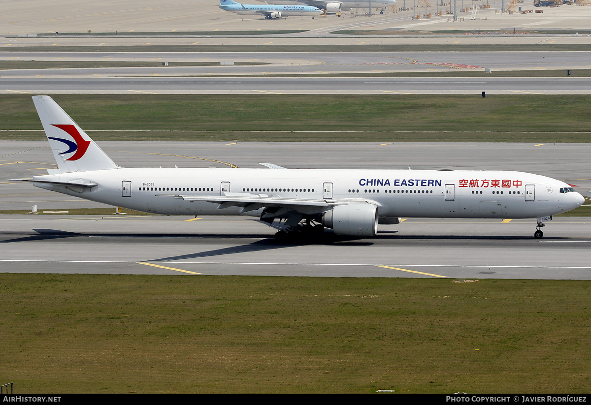 Aircraft Photo of B-2025 | Boeing 777-39P/ER | China Eastern Airlines | AirHistory.net #581995