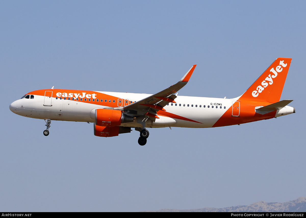 Aircraft Photo of G-EZWG | Airbus A320-214 | EasyJet | AirHistory.net #582005