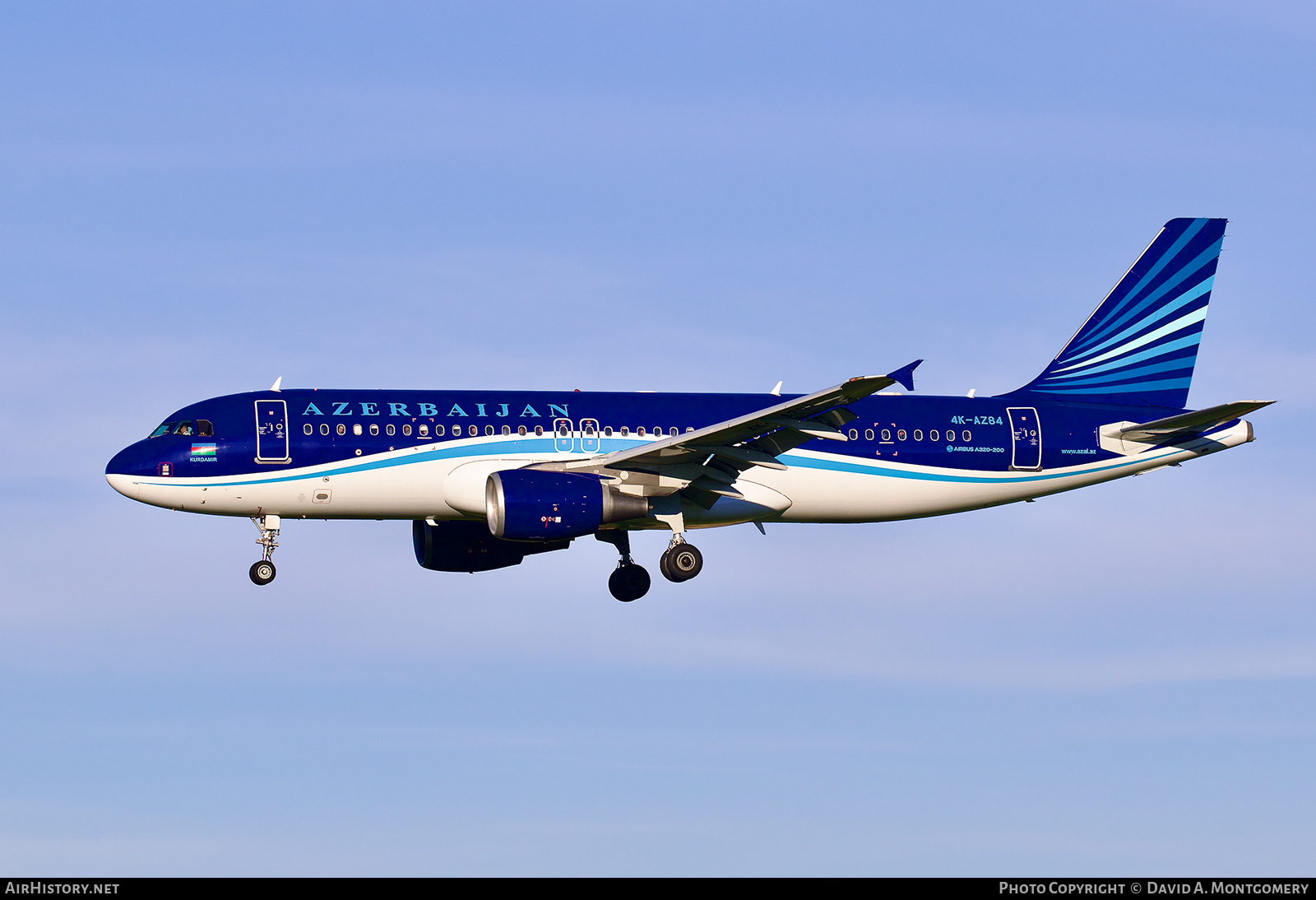 Aircraft Photo of 4K-AZ84 | Airbus A320-214 | Azerbaijan Airlines - AZAL - AHY | AirHistory.net #582059