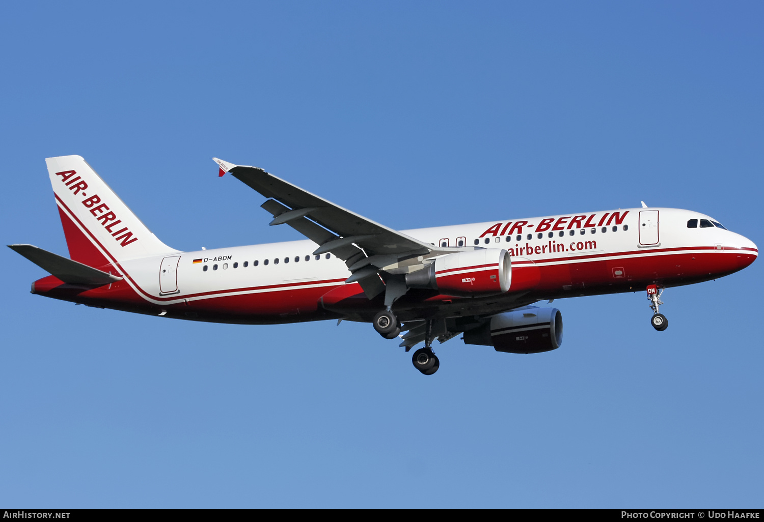 Aircraft Photo of D-ABDM | Airbus A320-214 | Air Berlin | AirHistory.net #582086