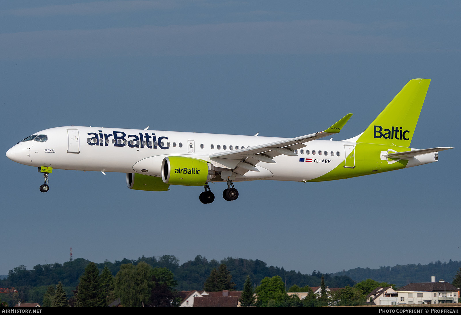 Aircraft Photo of YL-ABP | Airbus A220-371 (BD-500-1A11) | AirBaltic | AirHistory.net #582101