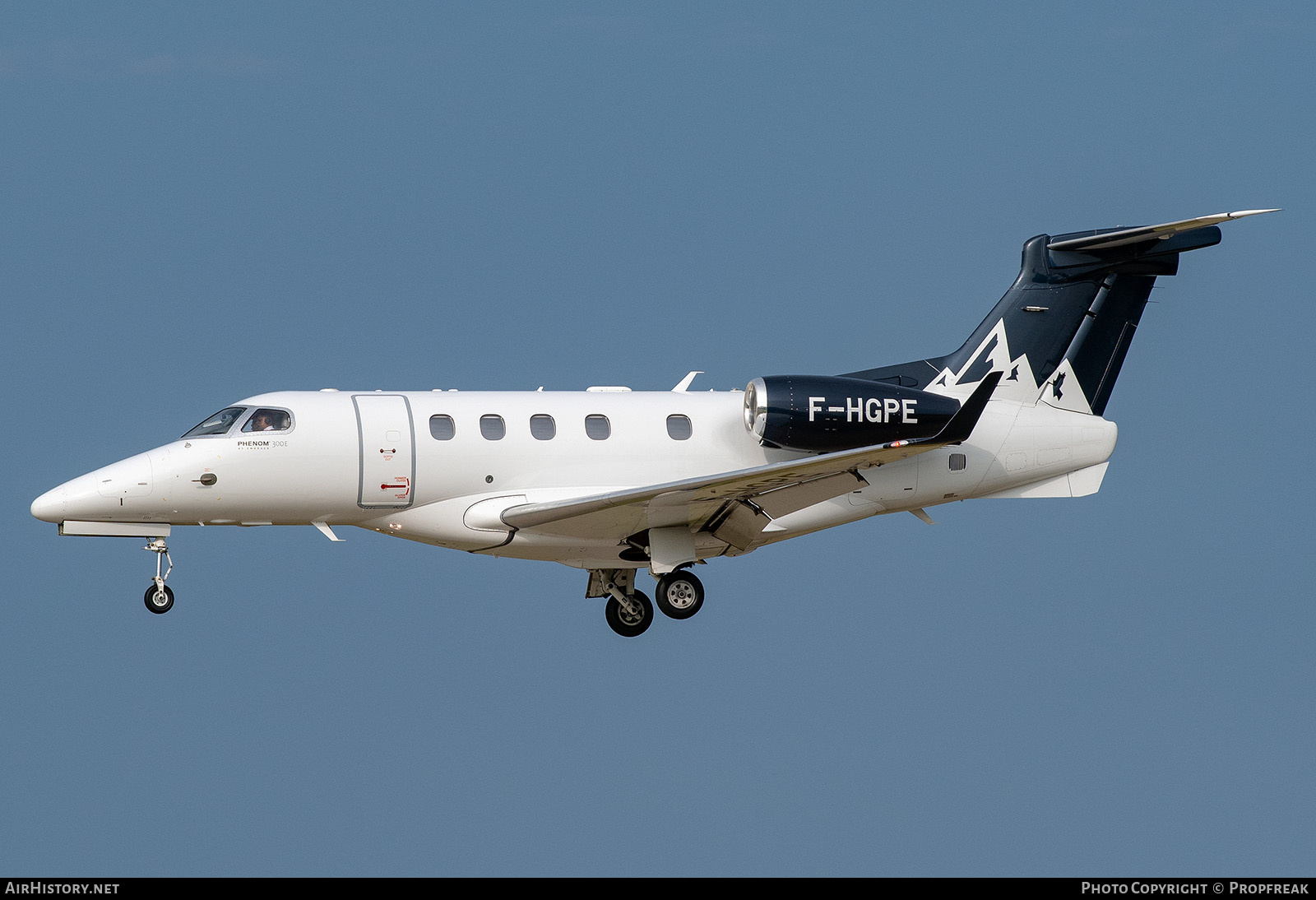 Aircraft Photo of F-HGPE | Embraer EMB-505 Phenom 300E | AirHistory.net #582132