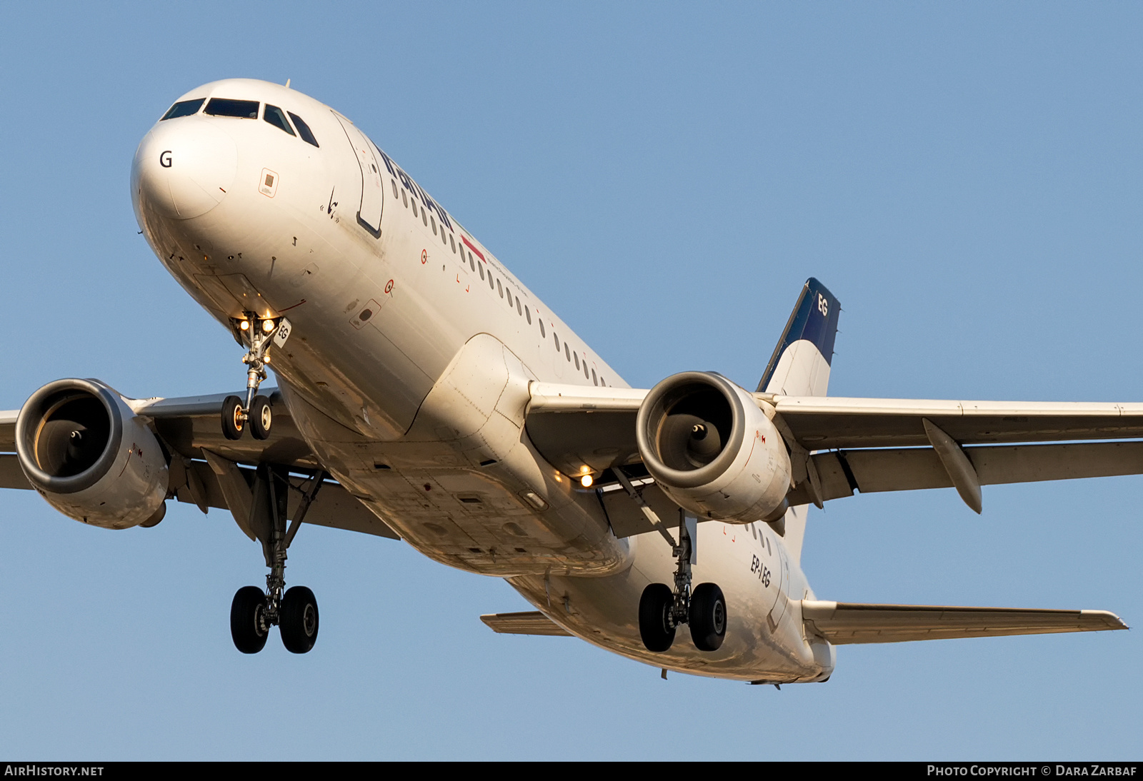 Aircraft Photo of EP-IEG | Airbus A320-211 | Iran Air | AirHistory.net #582205