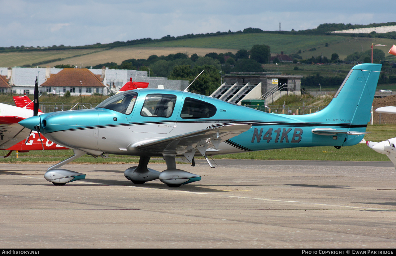 Aircraft Photo of N41KB | Cirrus SR-22T G6-GTS Platinum | AirHistory.net #582245