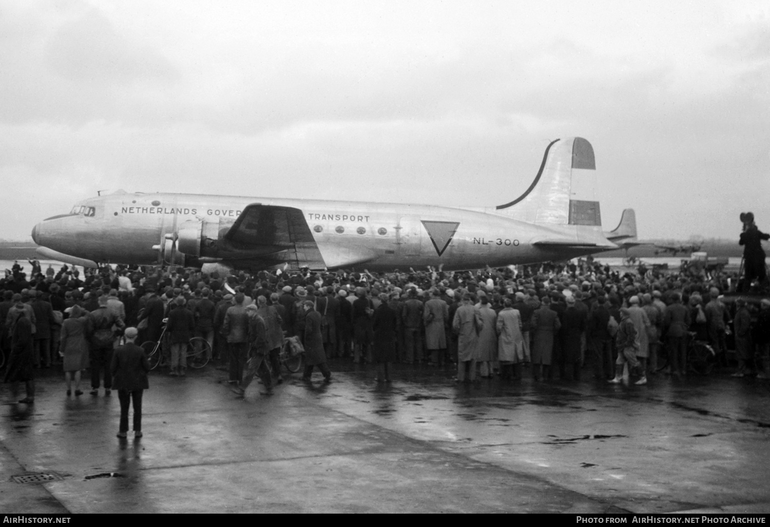 Aircraft Photo of NL-300 | Douglas C-54A Skymaster | Netherlands Government Air Transport | AirHistory.net #582368